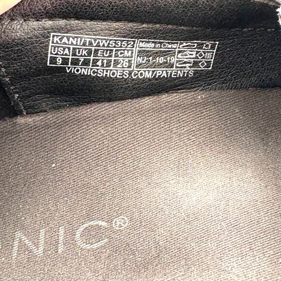 Vionic Kani Sneakers 9 Black Suede Flats Comfort Travel Laser Cut Perforated - Picture 9 of 9